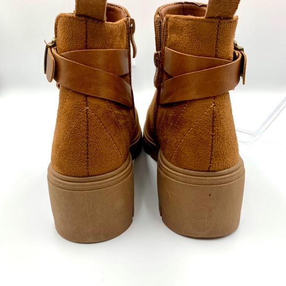 Wanted “CINDER” brown/tan heeled zipper/buckle boho grunge, Lug sole ankle boots - Picture 5 of 13